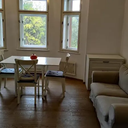 Beautiful Flat Close To The City Center Praga
